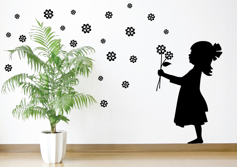 Samolepky na zeď - Čtyřlístková holčička - S (20 x 30 cm)